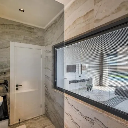 Sundia Villa *